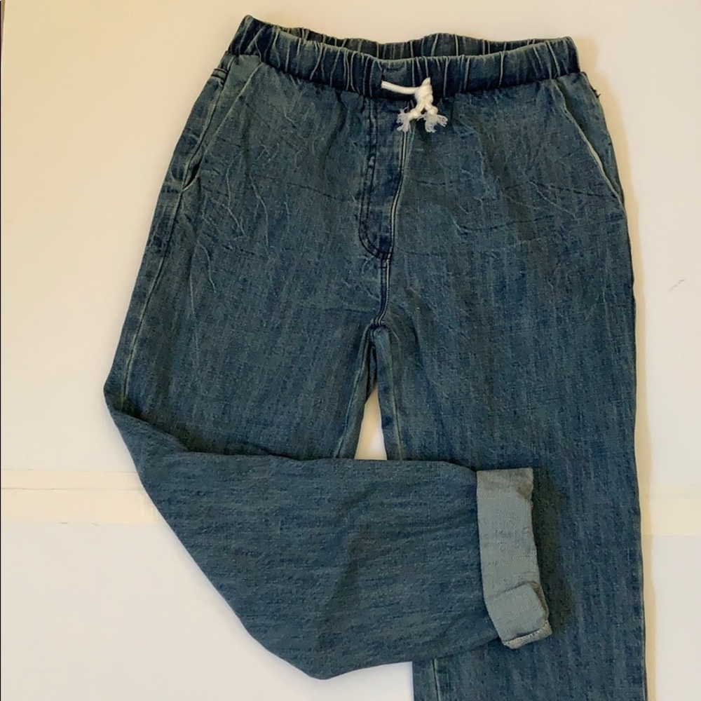 Elastic waisted mom jeans